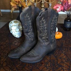 Ariat Heritage Western R Toe Boot in Distressed